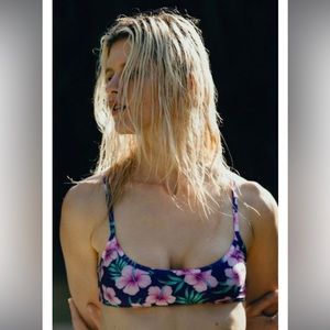 NWT Frankie’s bikinis Dallas shine bralette bikini top medium purple flowers